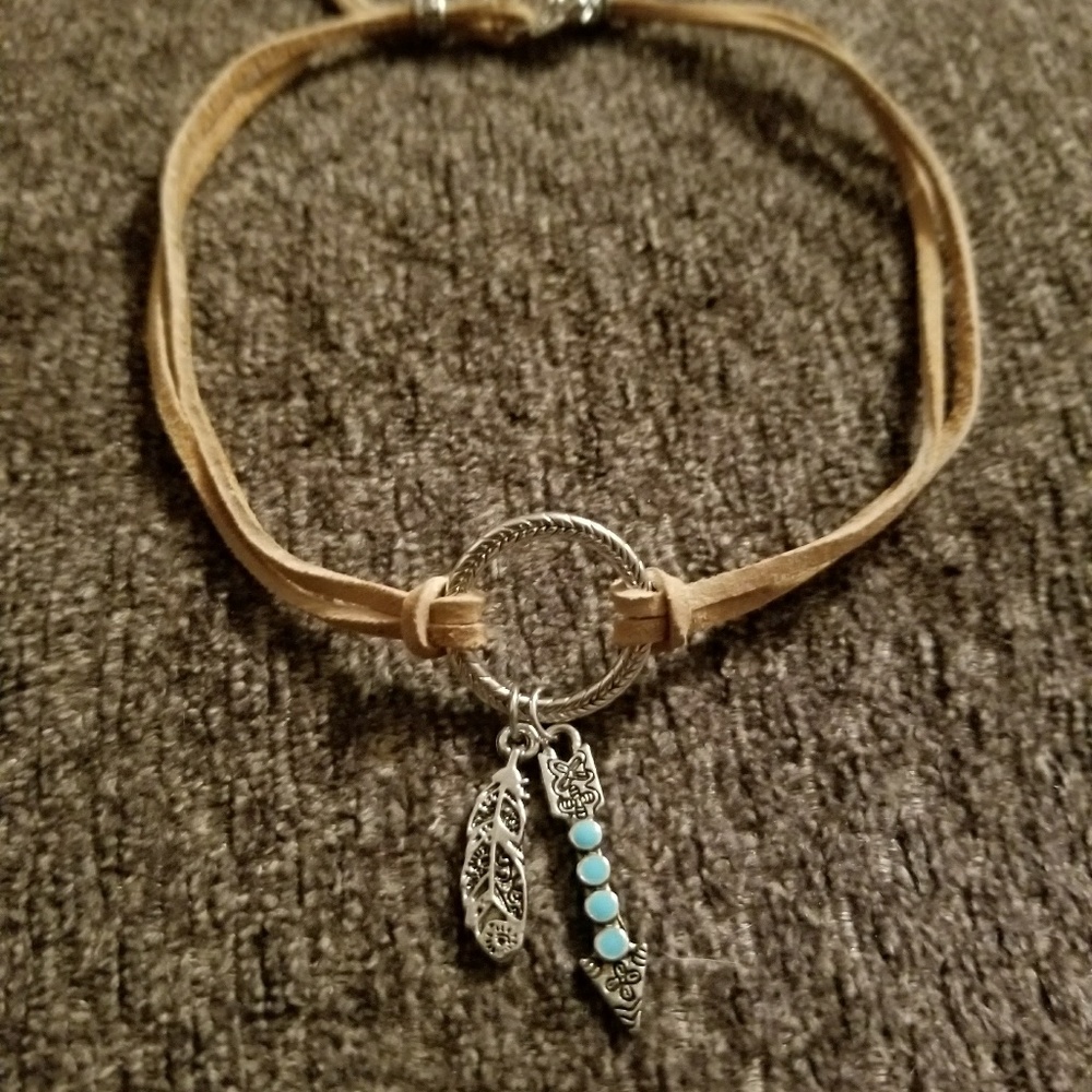 Hand made chocker